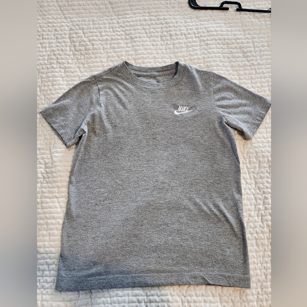 Unisex Nike Shirt